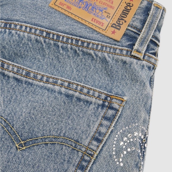 BEYONCÉ X LEVI’S 501® '90S WOMEN'S 28 x 30 - Picture 9 of 14